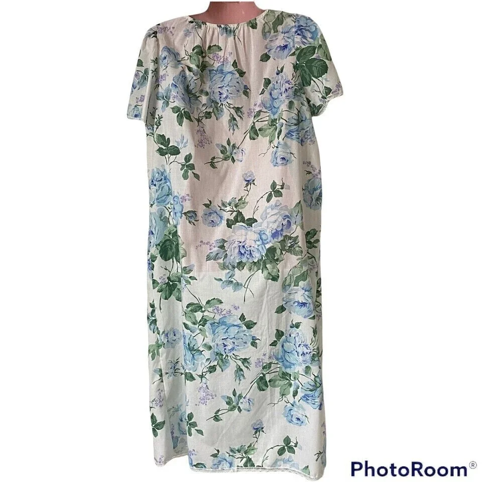 Vintage Miss Elaine Women's Nightgown Small Knee Length Blue Roses